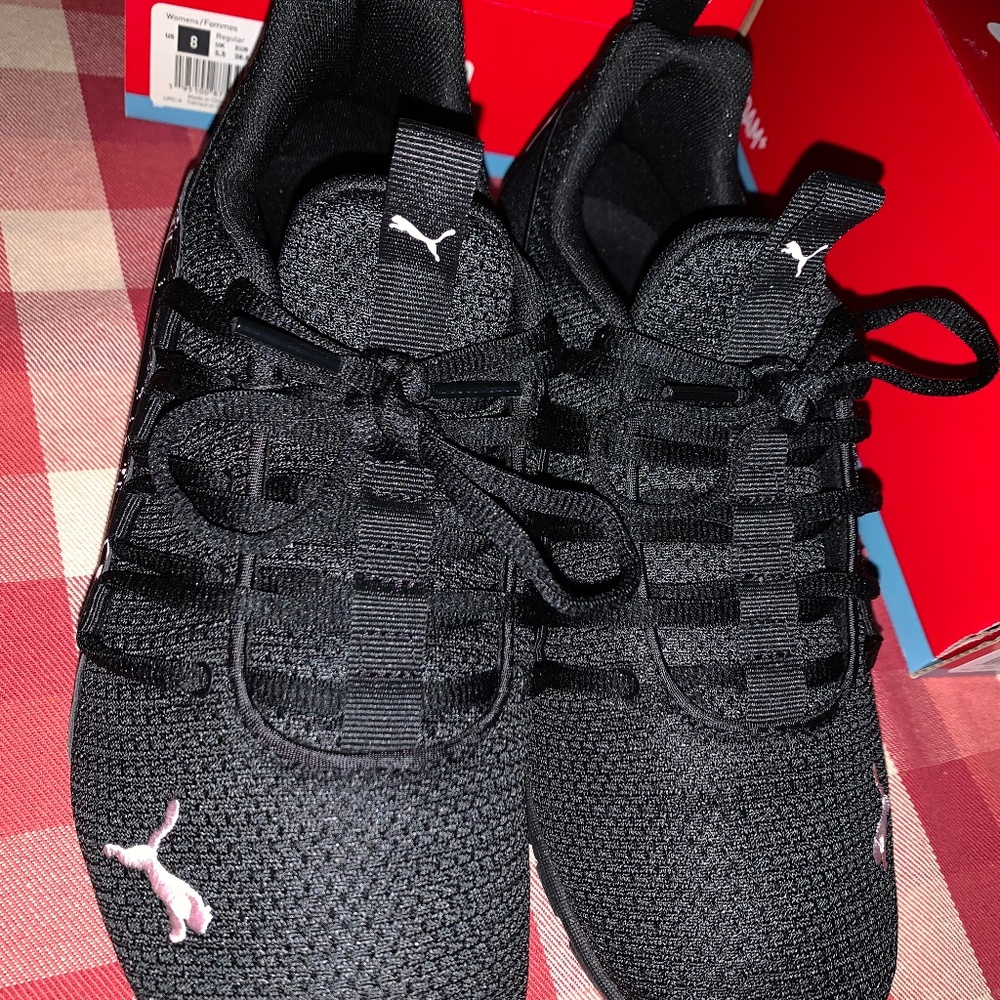Women’s Sneakers Size 8